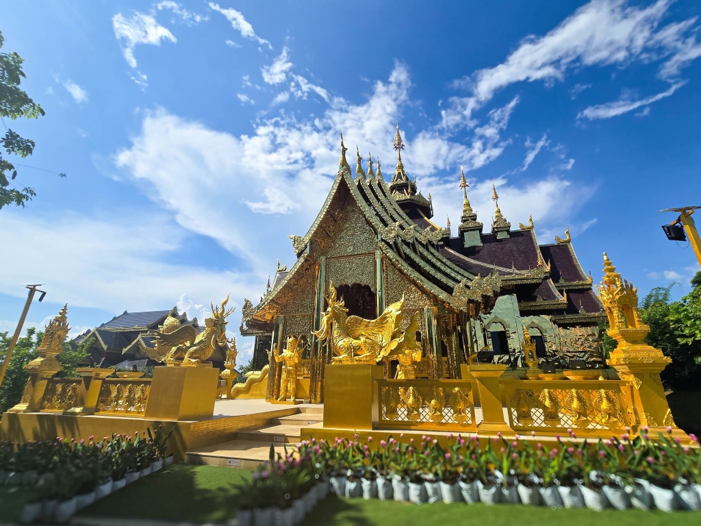 หอพระแก้วเก้า สถาปัตยกรรมล้านนาประยุกต์อันวิจิตร