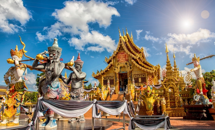 2550 พรรษาที่ 8 เริ่มสร้างศาสนสถานและเสนาสนะภายในวัดแสงแก้วโพธิญาณ